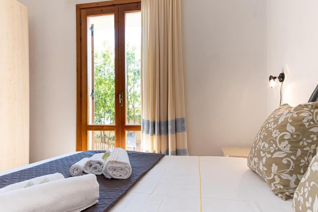 Апартаменты Luisa Sunny House Санта-Мария-Наварезе Экстерьер фото